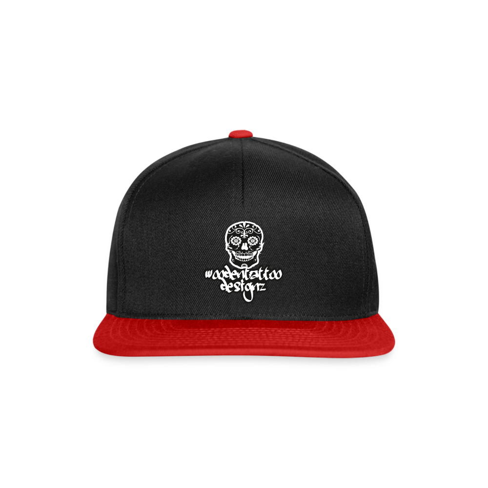 Woodentattoo Classic Style (Snapback Cap) - Schwarz/Rot