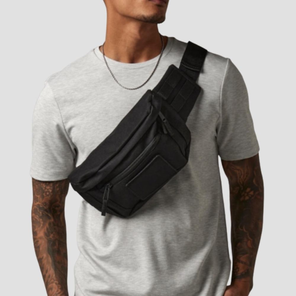 Brusttasche mit Klett