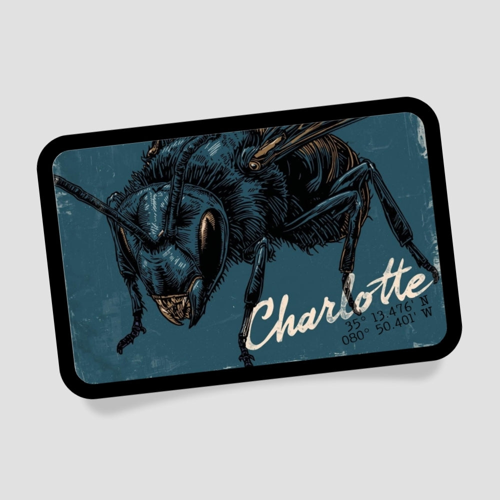 Charlotte Hornisse Patch mit Klett