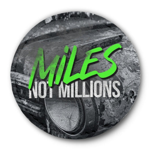 Runder Tech-Leather Patch „MILES NOT MILLIONS“ mit Klett auf der Rückseite